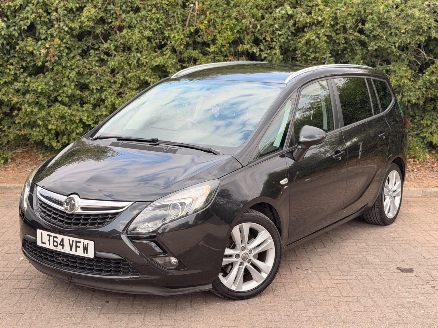 [ berth ]Vauxhall Zafira Tourer