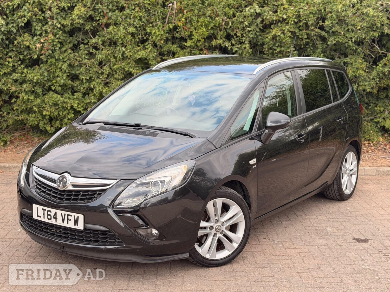 [ berth ]Vauxhall Zafira Tourer