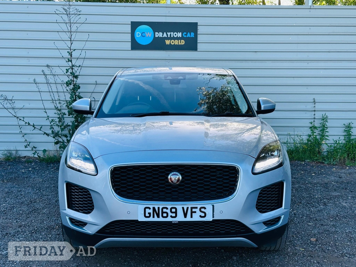 [ berth ]Jaguar E-Pace