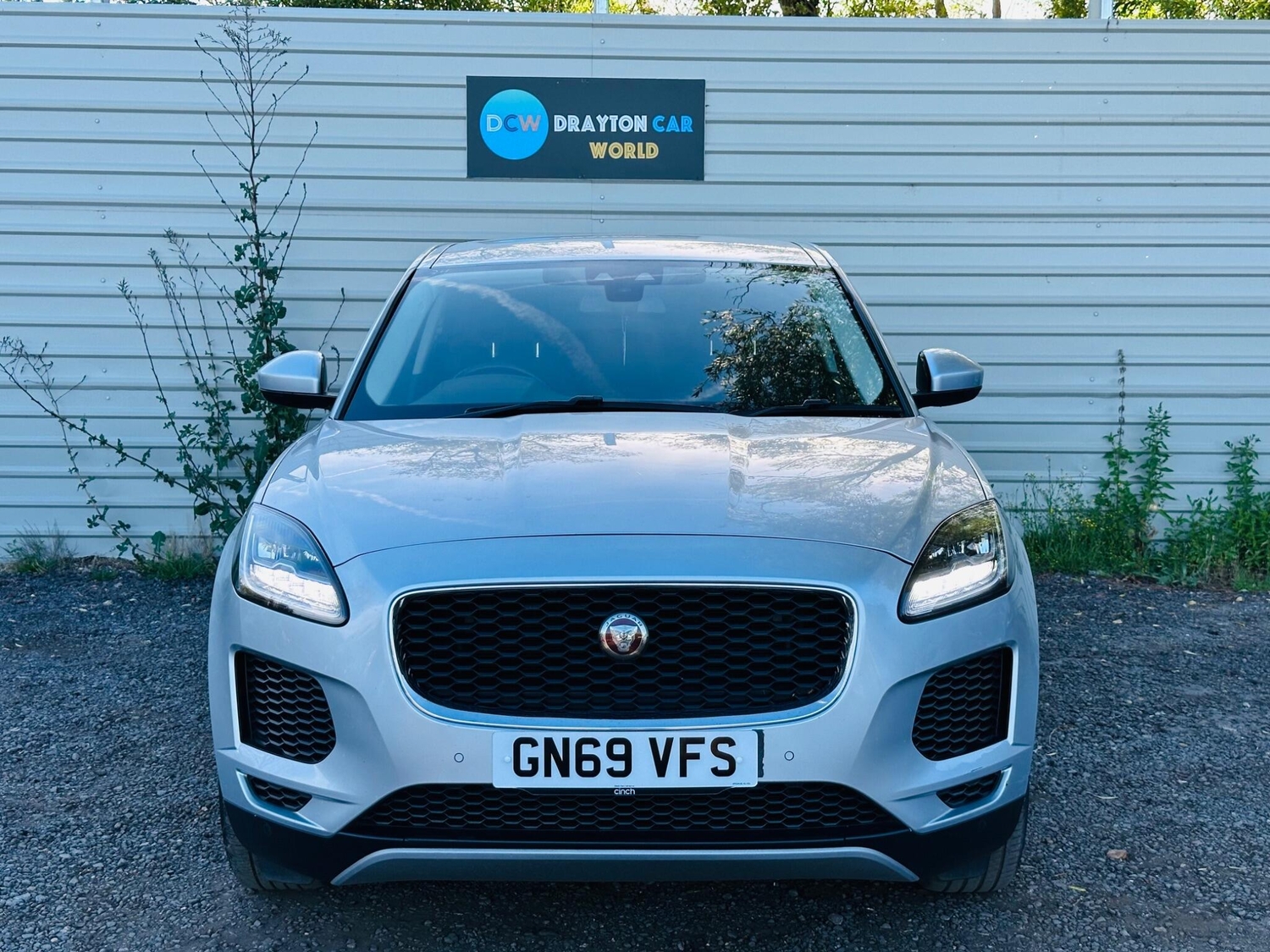 [ berth ]Jaguar E-Pace