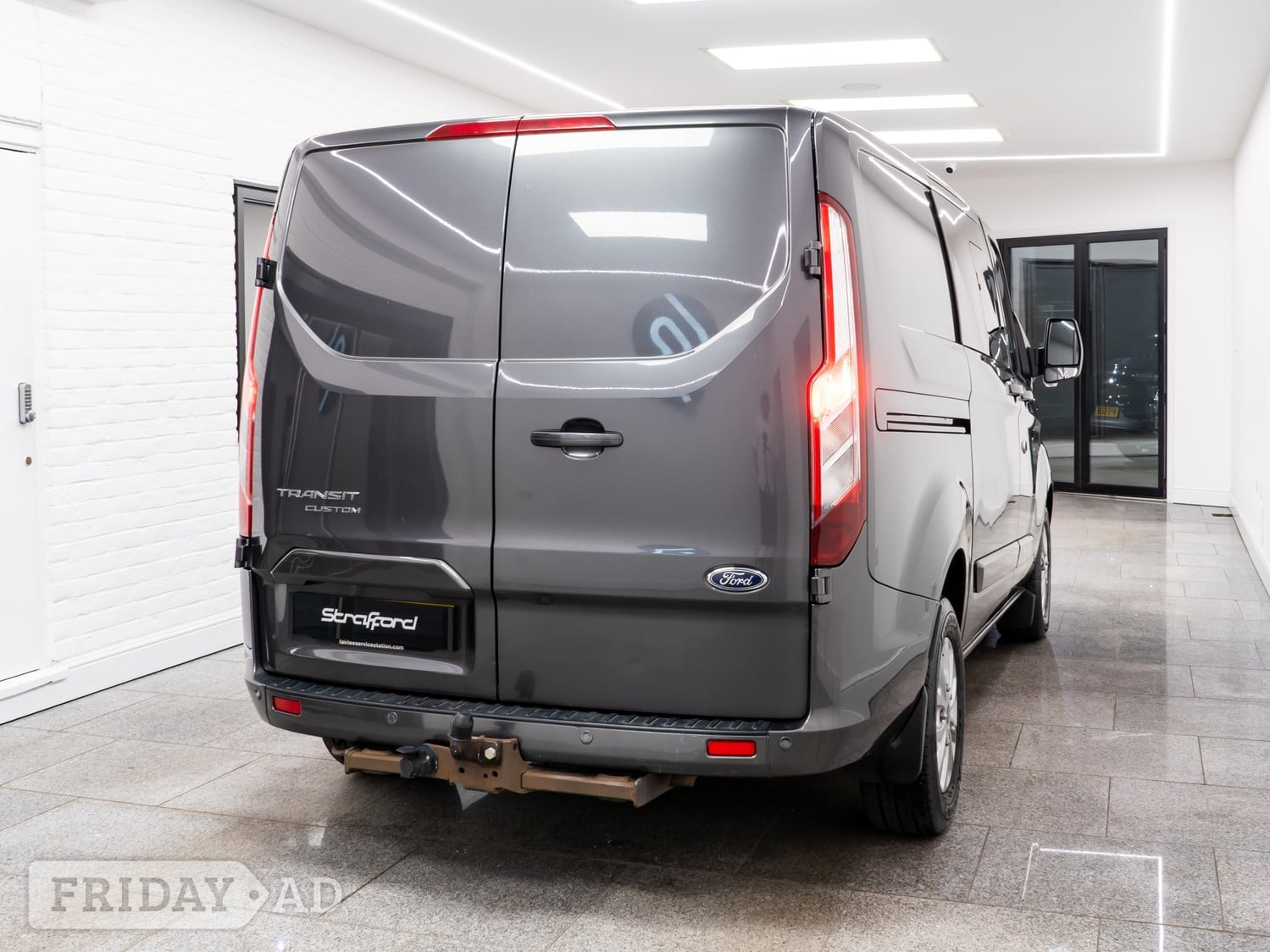 [ berth ]Ford Transit Custom