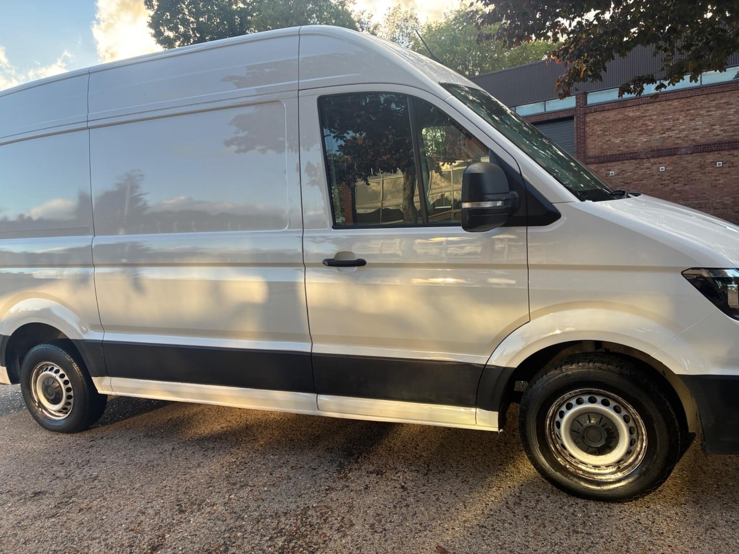 Volkswagen Crafter 2020 - Vans & Commercial Vehicles