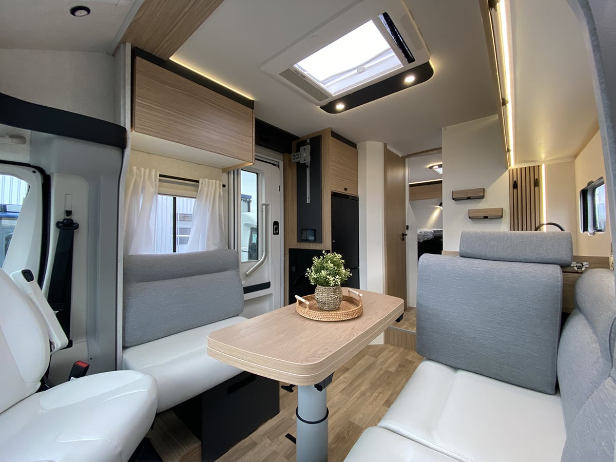 Pilote Evidence P740 FGJ 2027 for sale - Motorhomes & Caravans in Newark