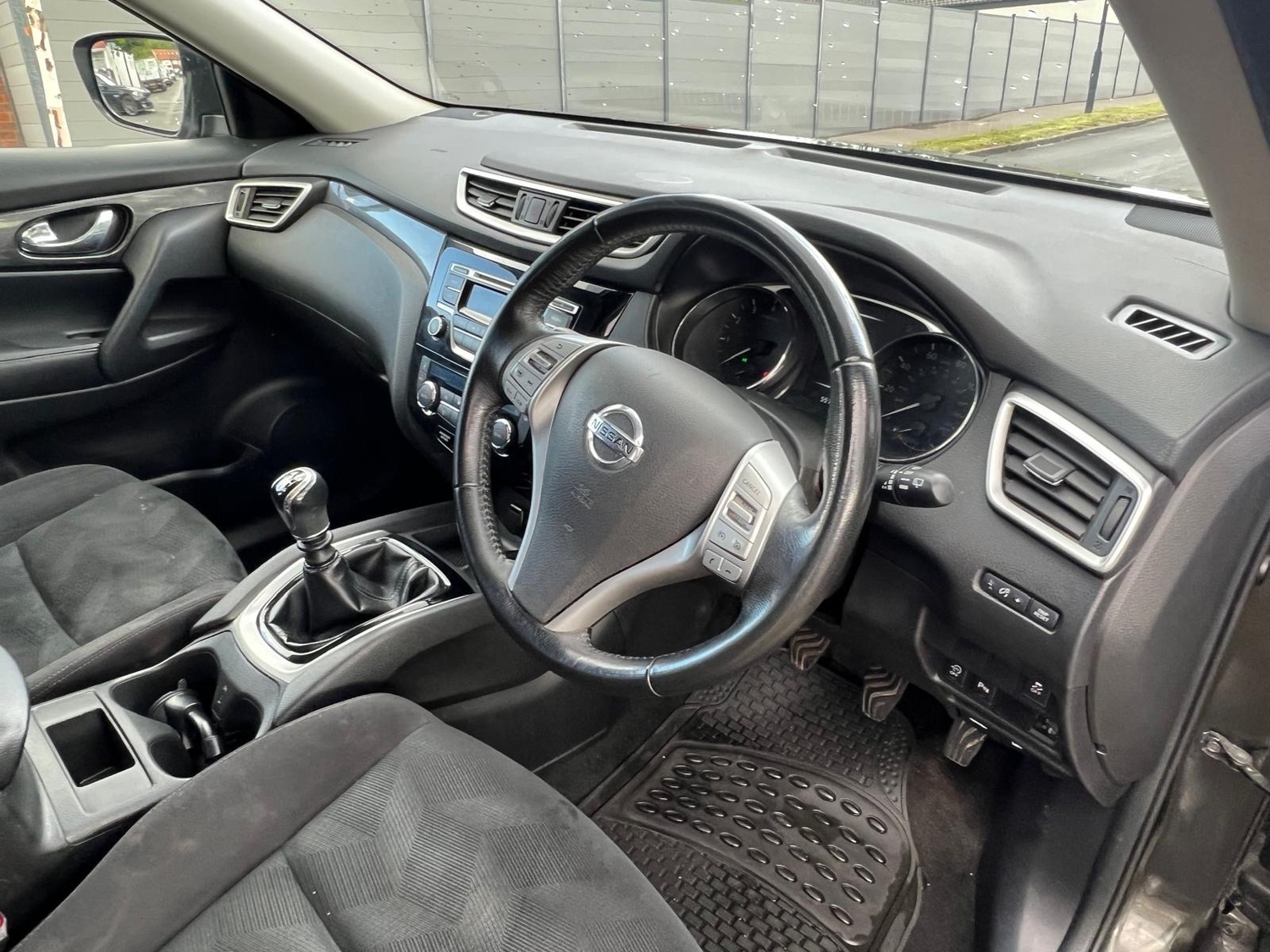 Nissan X-Trail Slough