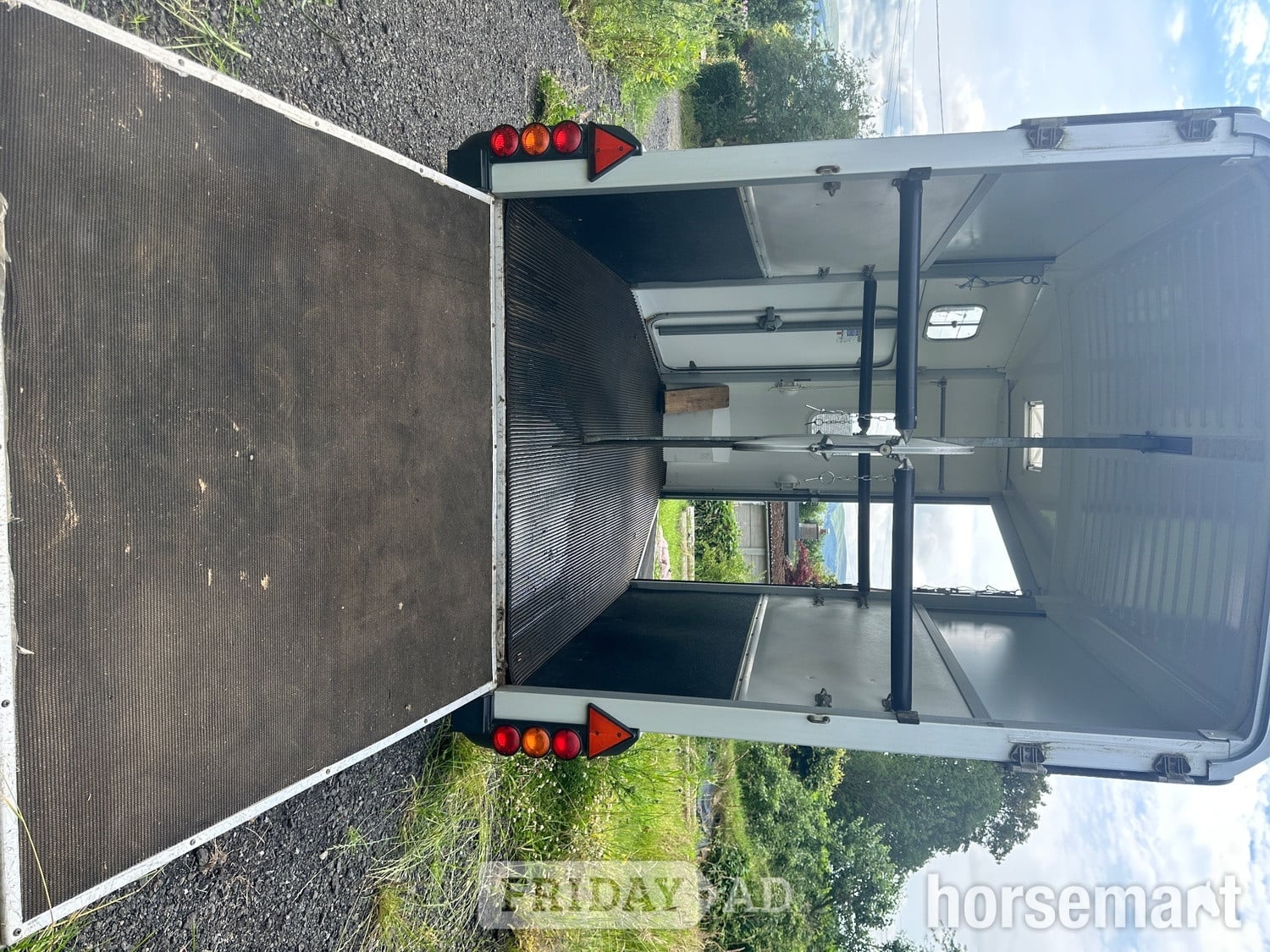 [ berth ]Ifor Williams HB506