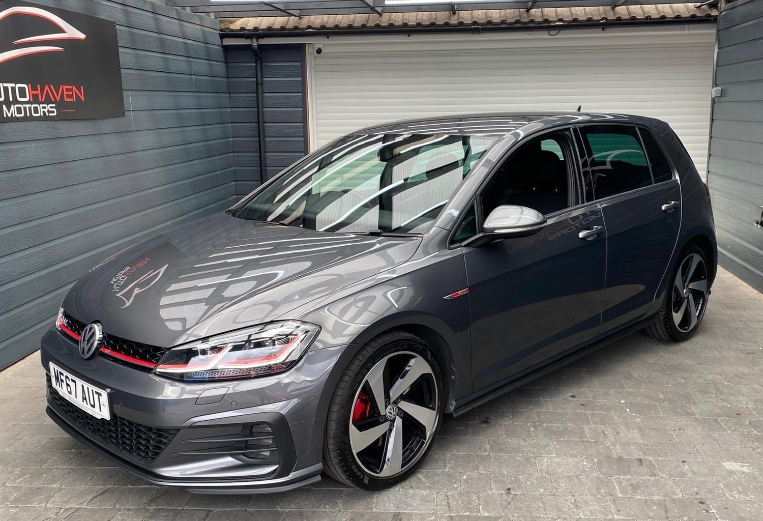 Volkswagen Golf 2017 - Cars in High Wycombe