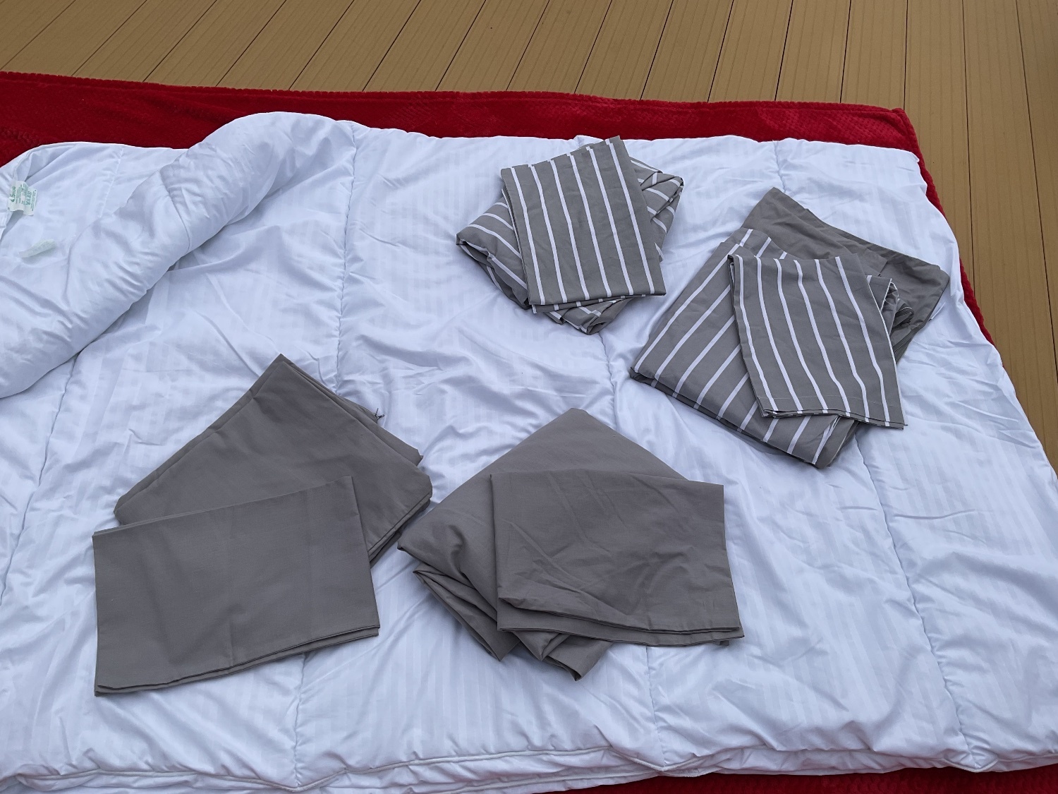 2 x DUVALAY SLEEPING BAG BUNDLES WITH SUMMER &amp;WINTER QUILTS -  in Bedford