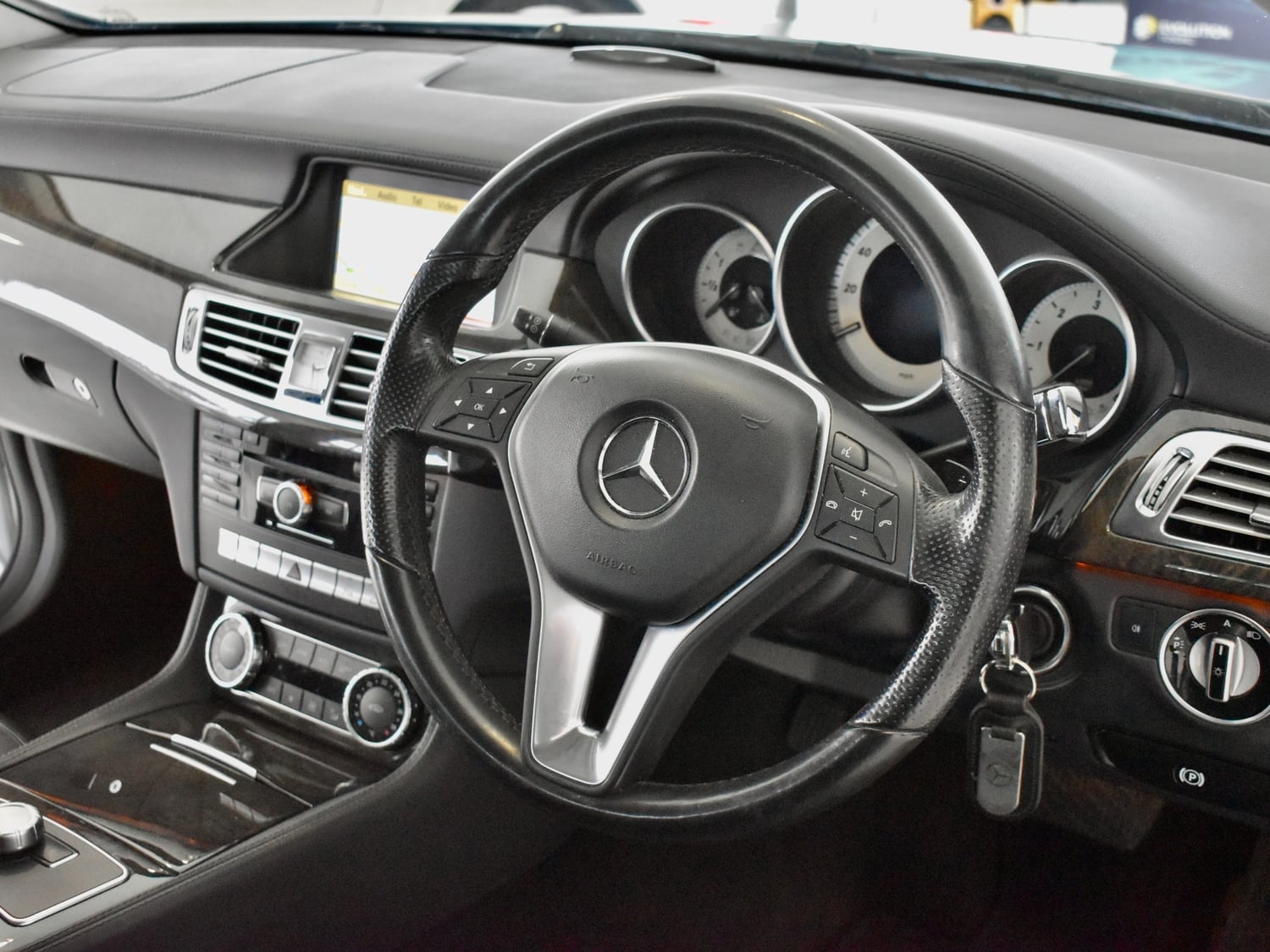 [ berth ]Mercedes-Benz CLS Class