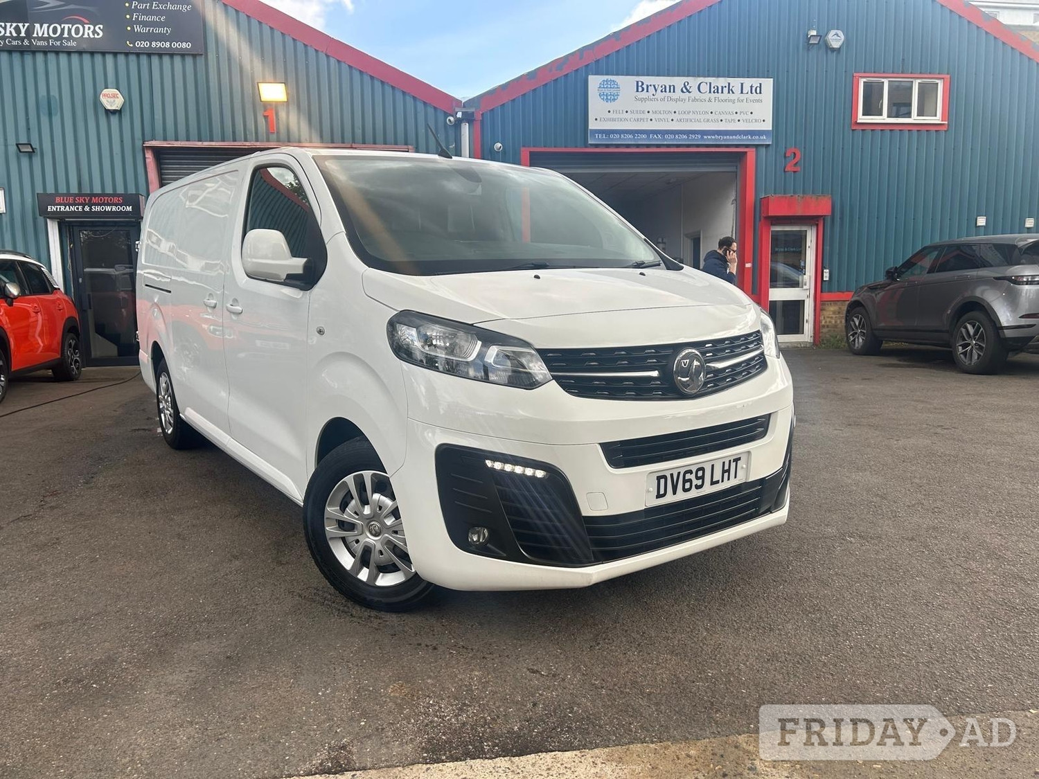 [ berth ]Vauxhall Vivaro