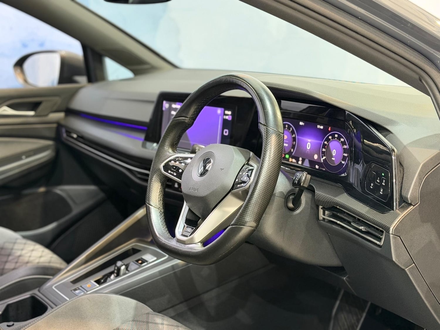 Volkswagen Golf 2021 - Cars