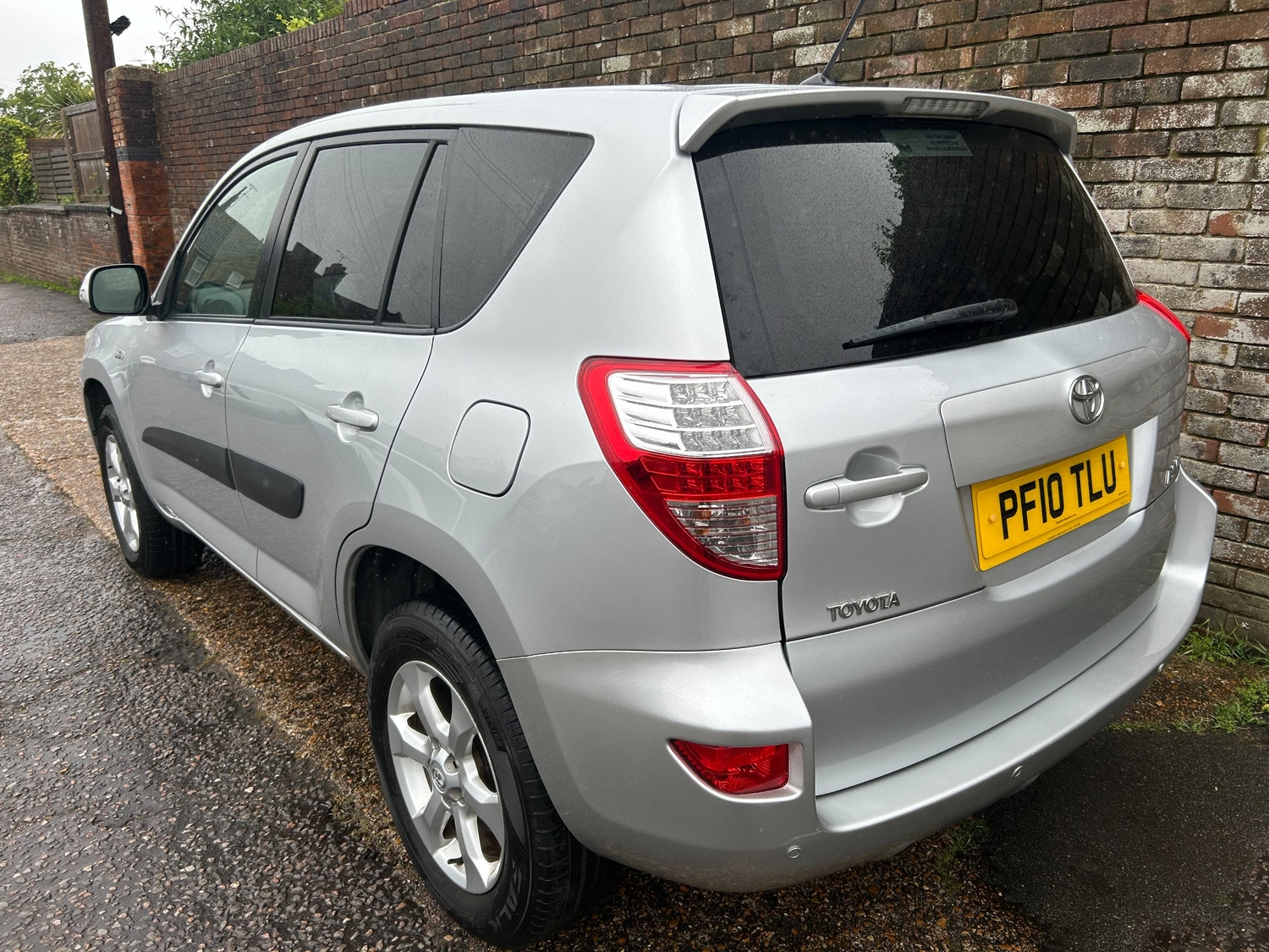 Toyota RAV4 2010 - Cars in Eastbourne