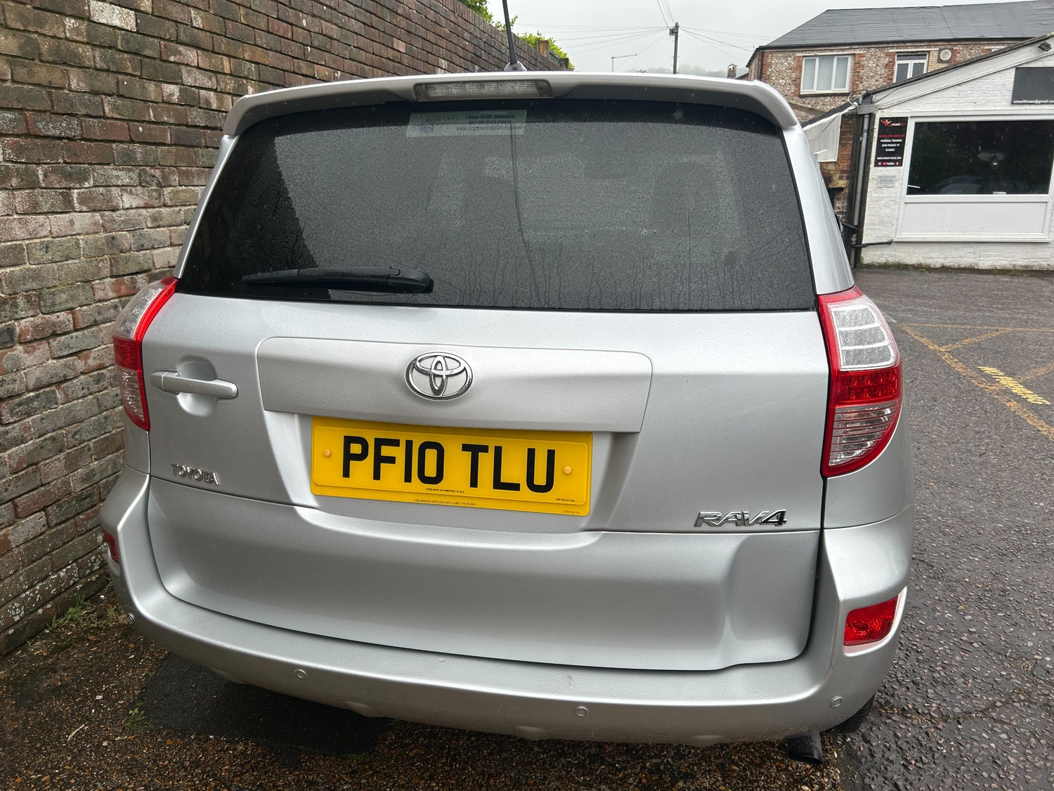 Toyota RAV4 2010 - Cars