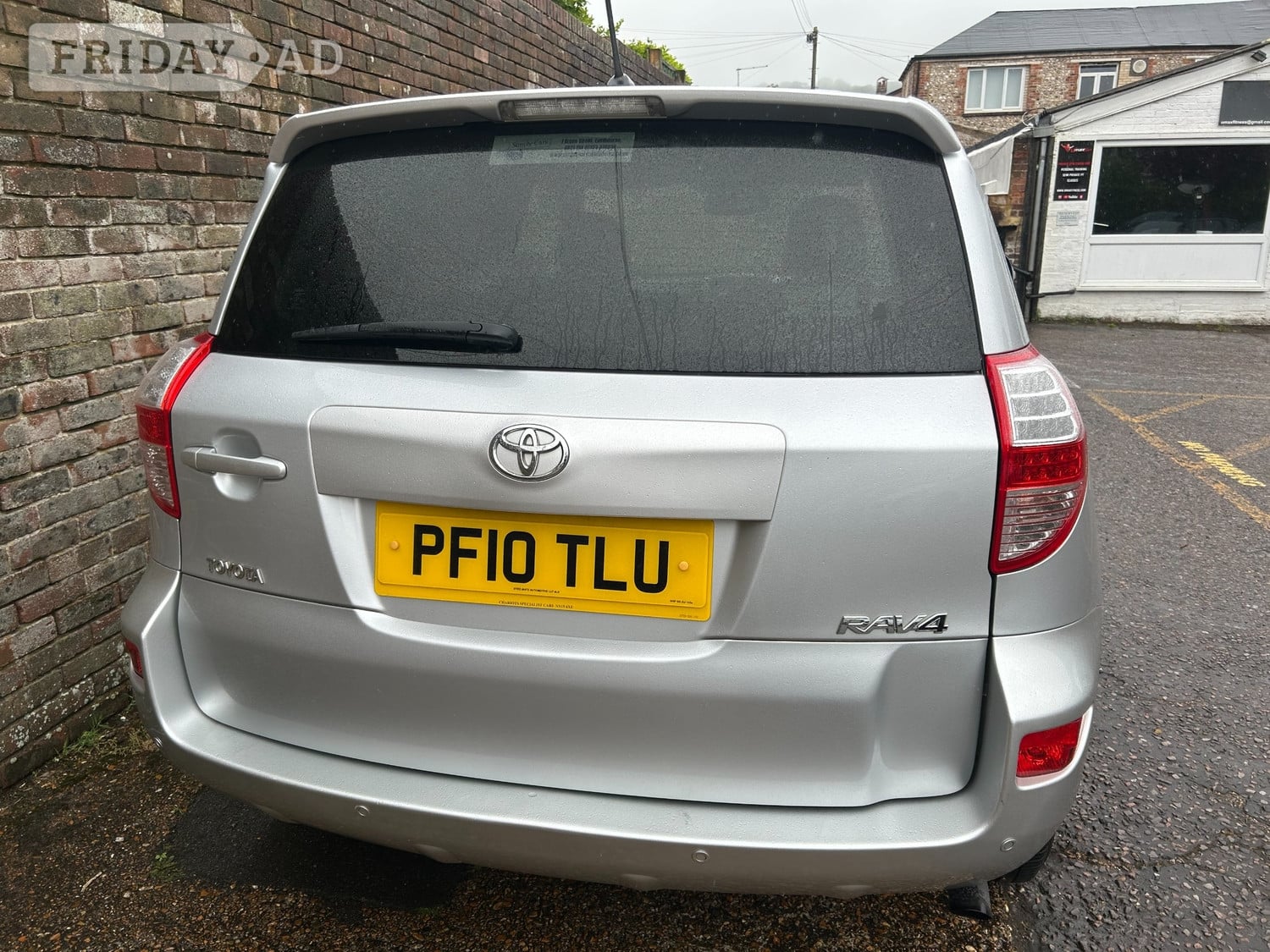 Toyota RAV4 2010 - Cars
