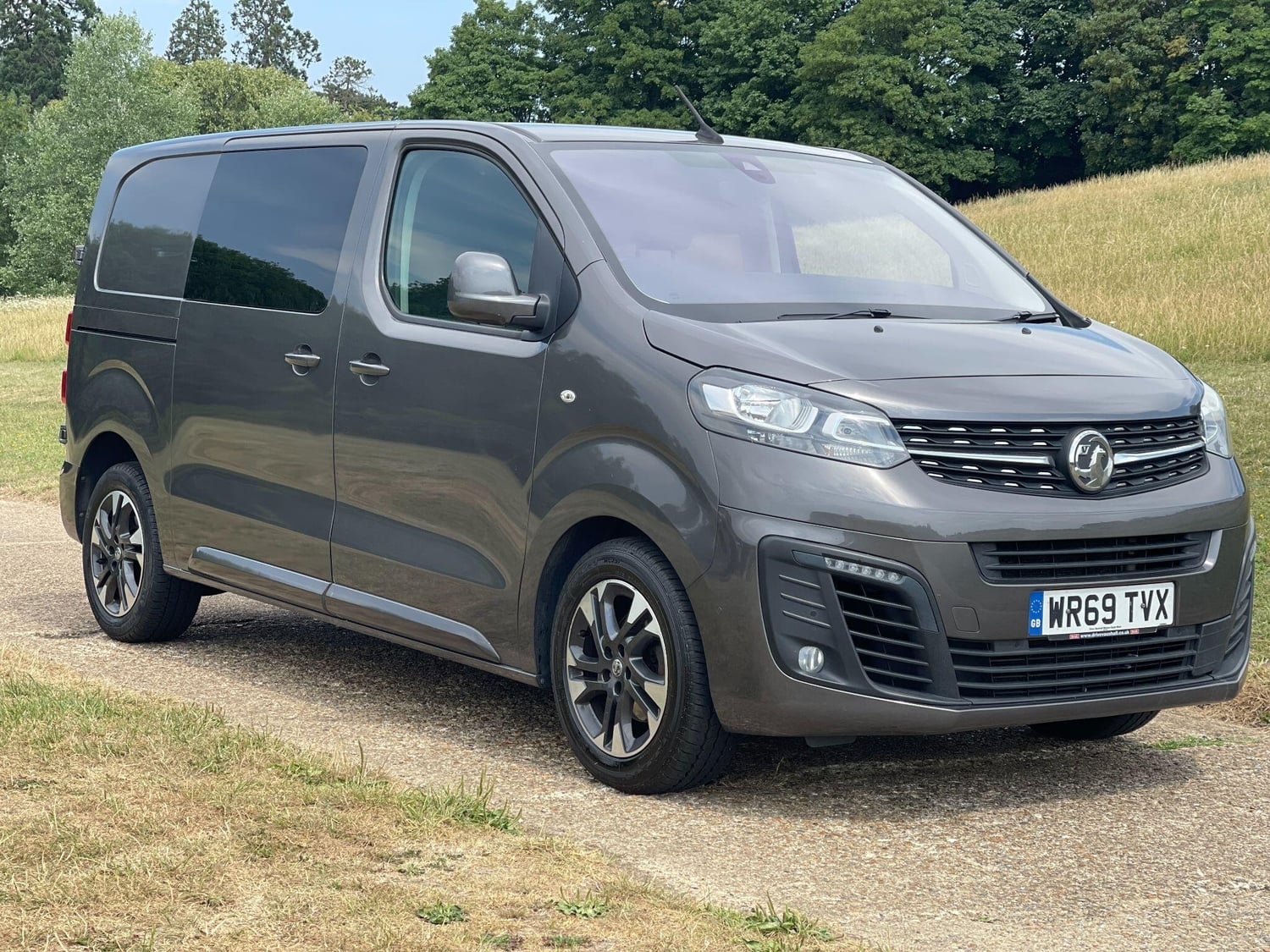 [ berth ]Vauxhall Vivaro