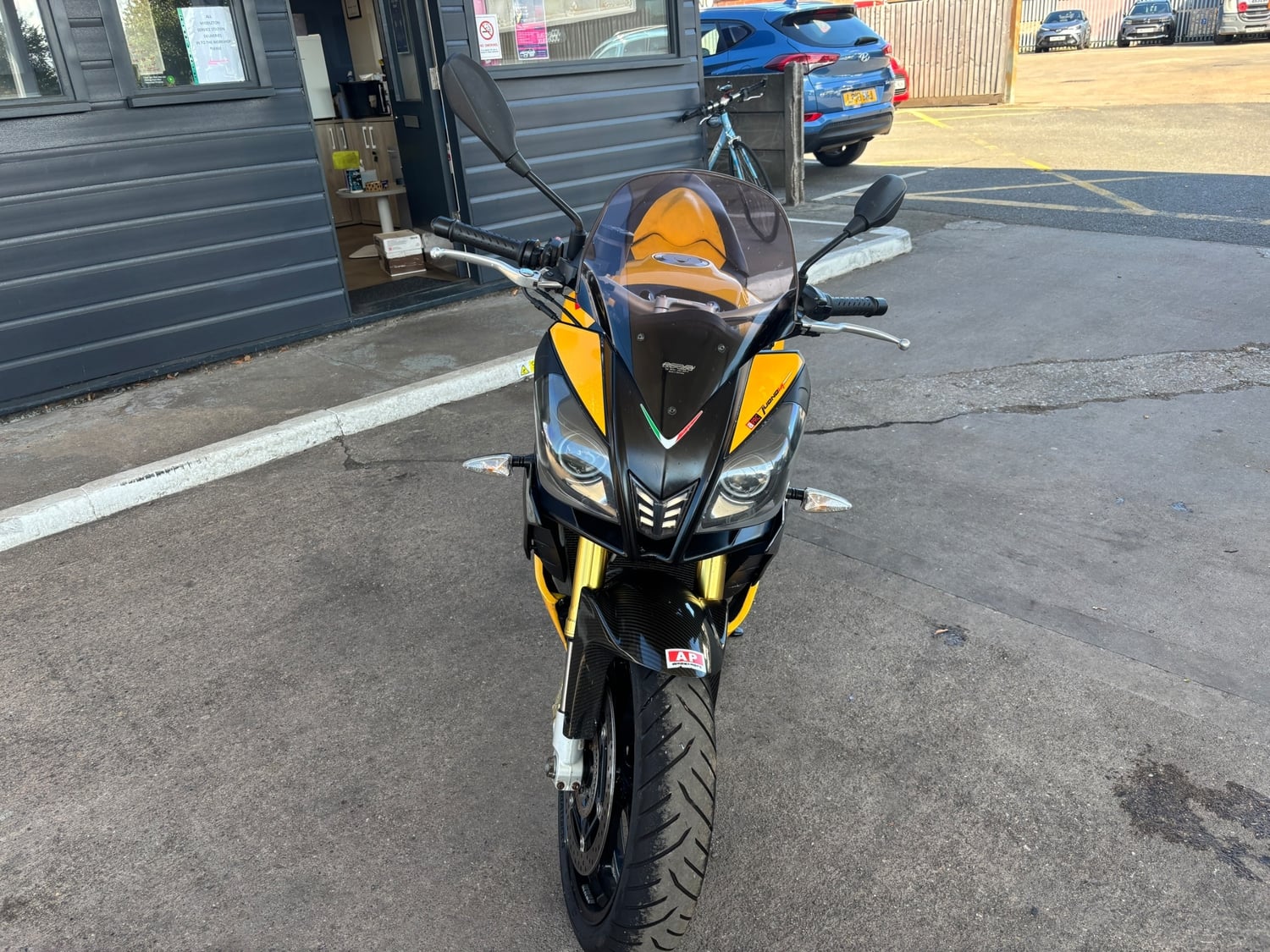[ berth ]Aprilia Tuono