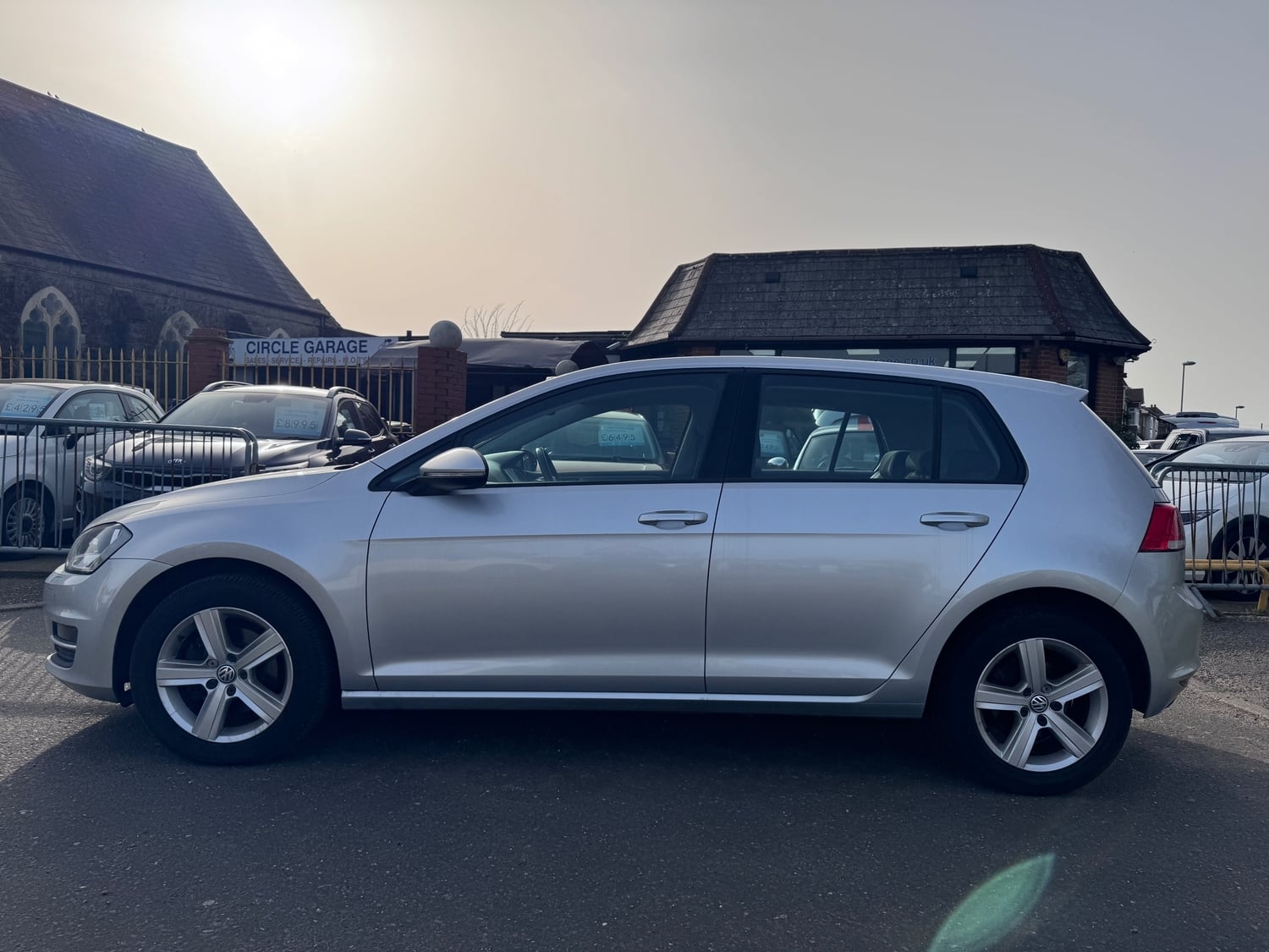 Volkswagen Golf Lancing