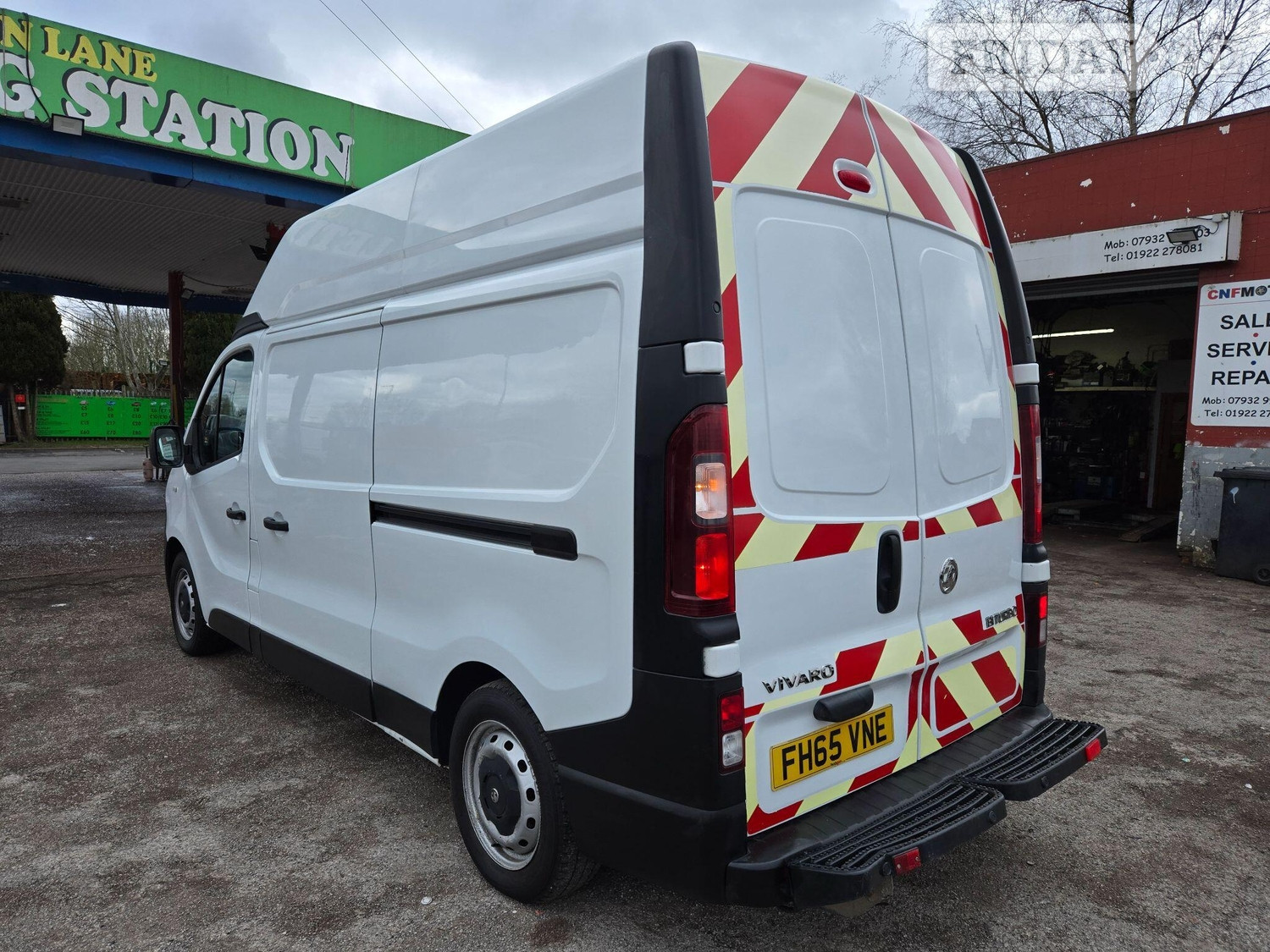 Vauxhall Vivaro 2016 - Vans & Commercial Vehicles