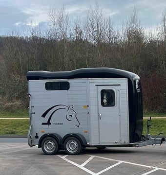 Cheval Liberte Touring Country  Horse Trailer