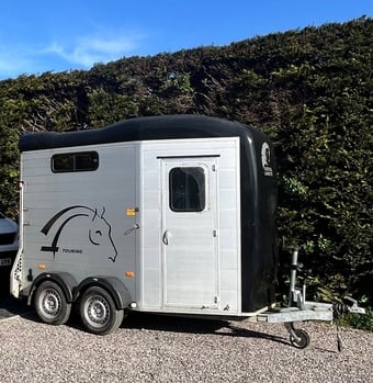 Cheval Liberte Touring Country  Horse Trailer