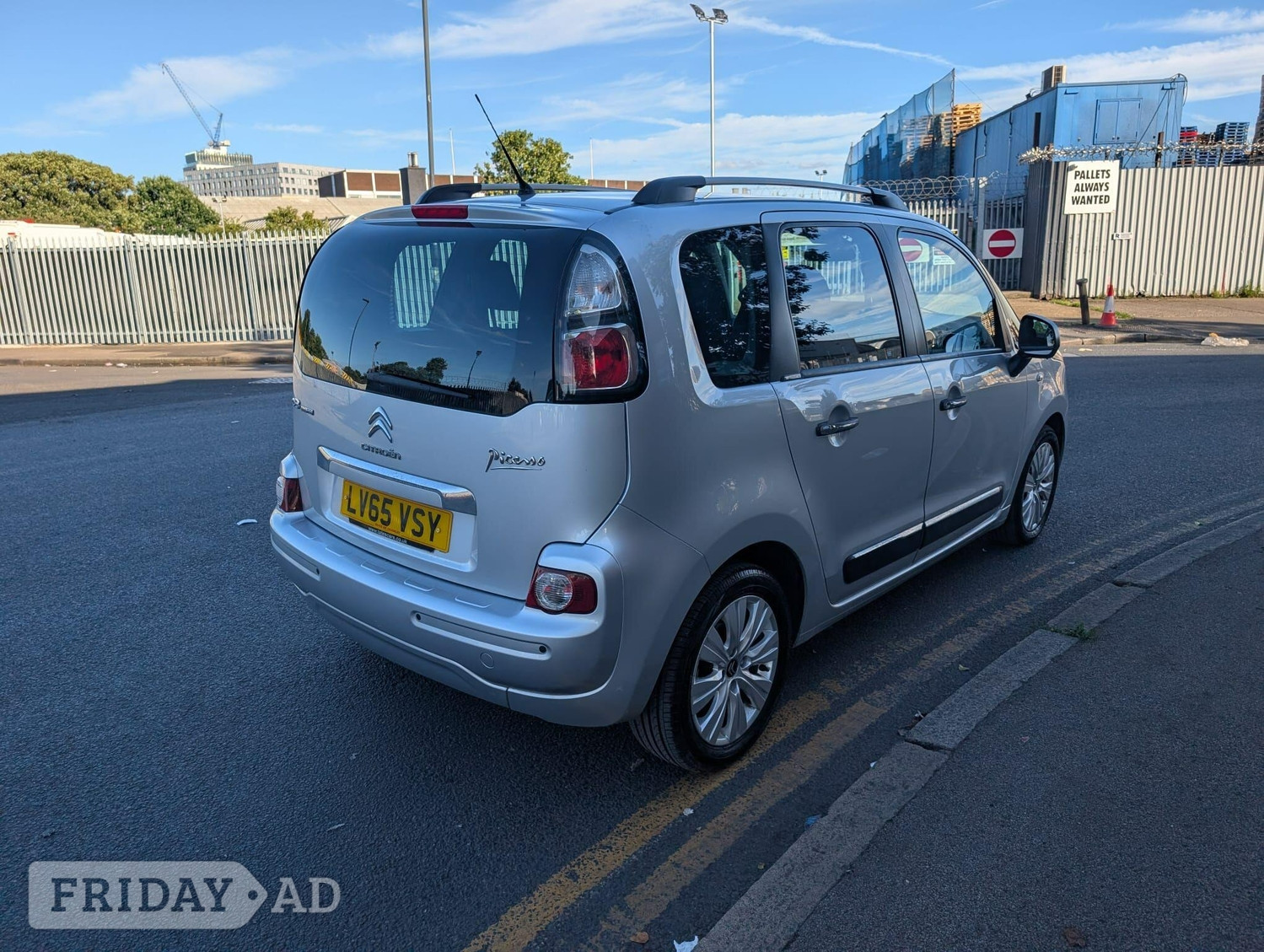 Citroen C3 Picasso 2015 - Cars in Wembley