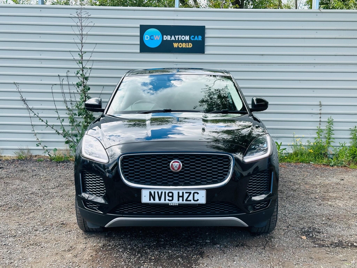[ berth ]Jaguar E-Pace