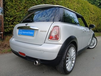 Mini Hatch 2009