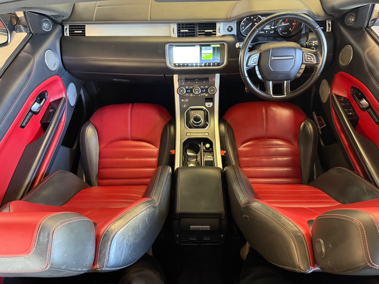 [ berth ]Land Rover Range Rover Evoque