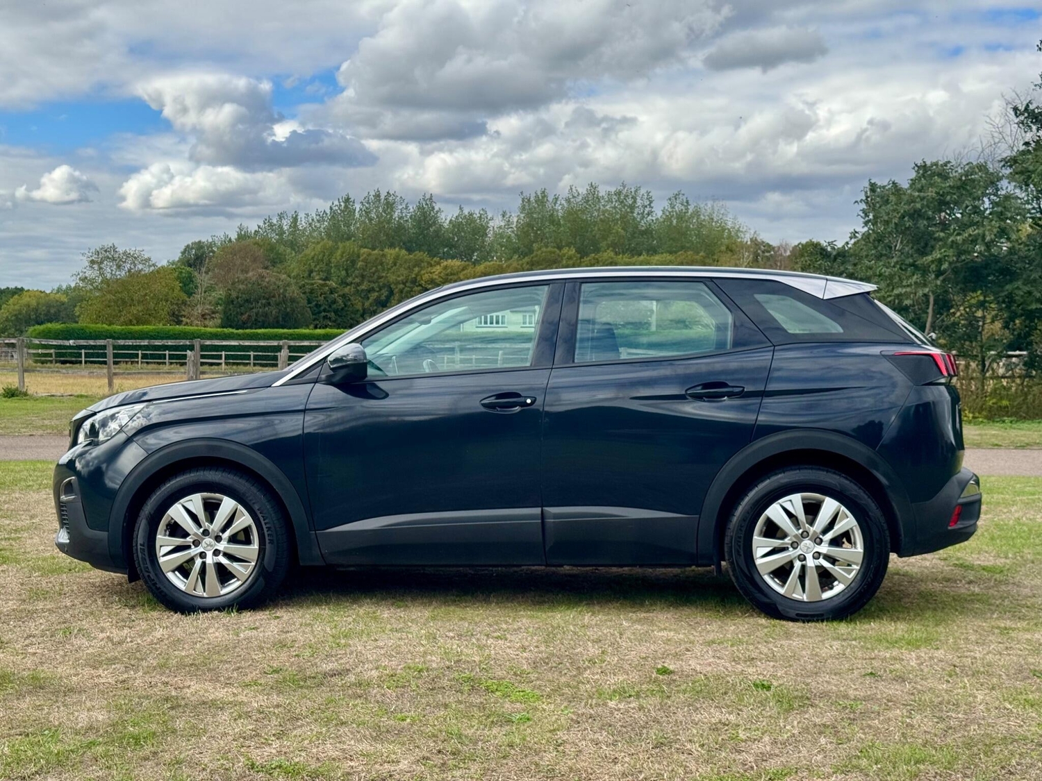 [ berth ]Peugeot 3008