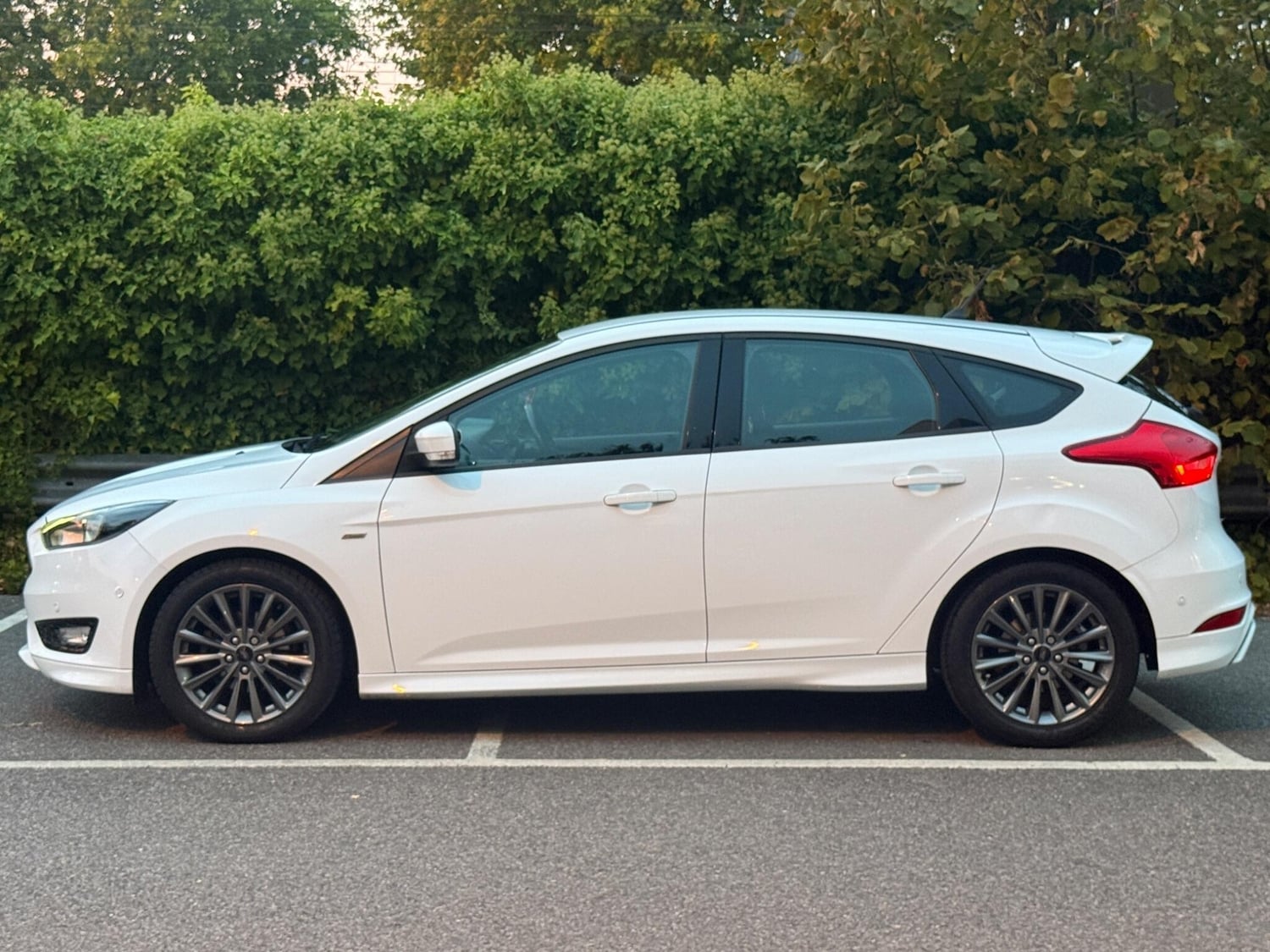 Ford Focus 2017 - Cars in Ealing