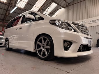 Toyota Alphard 2014