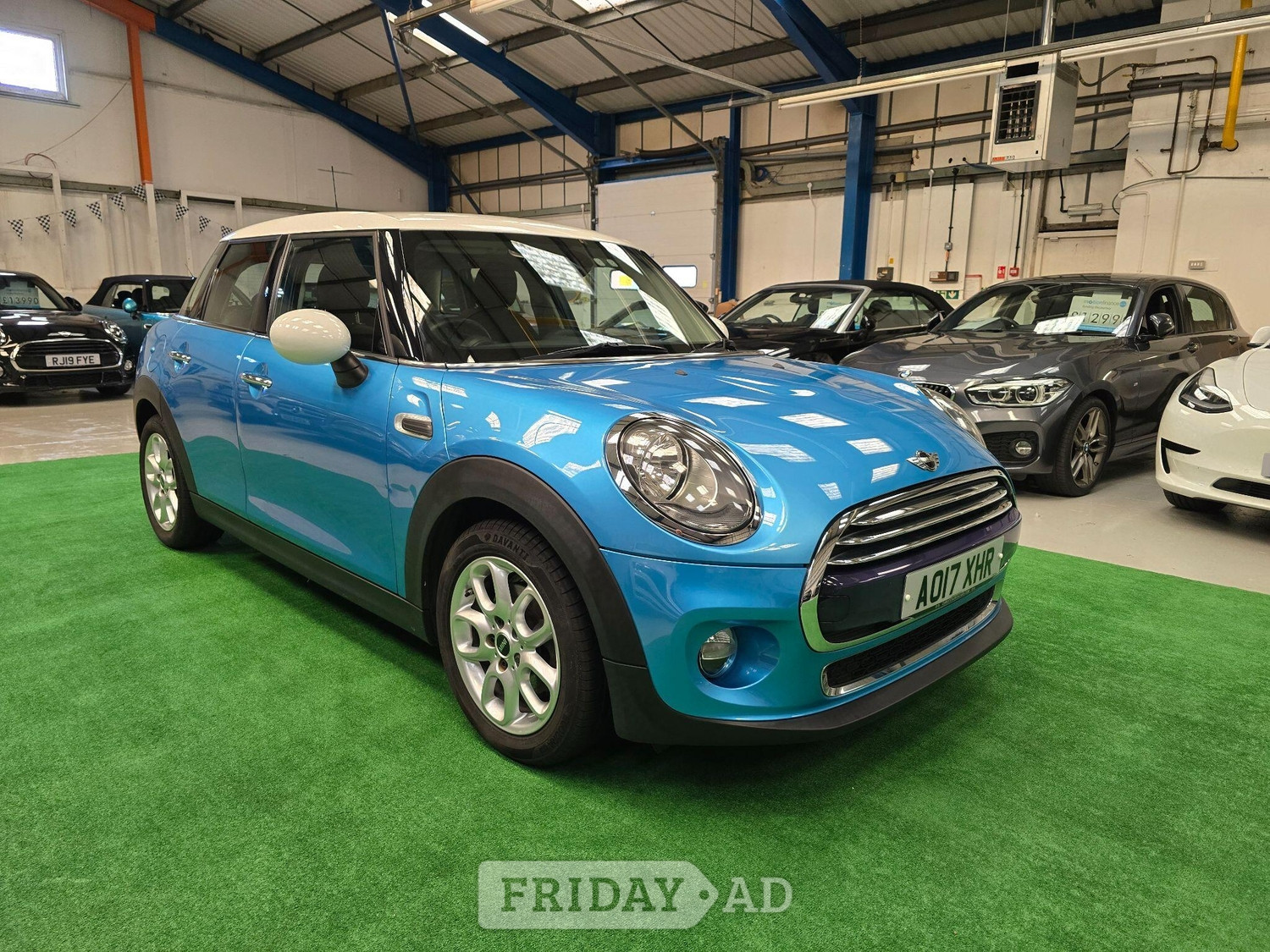 Mini Hatch 2017 - Cars