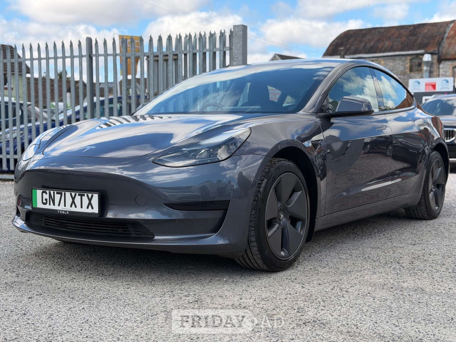 [ berth ]Tesla Model 3