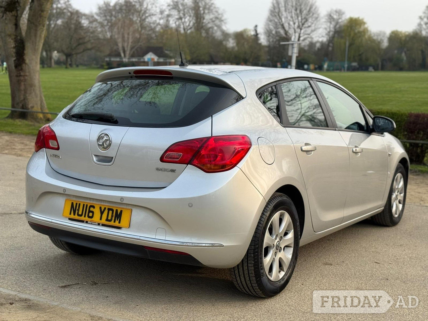 Vauxhall Astra 2016 - Cars in Hillingdon