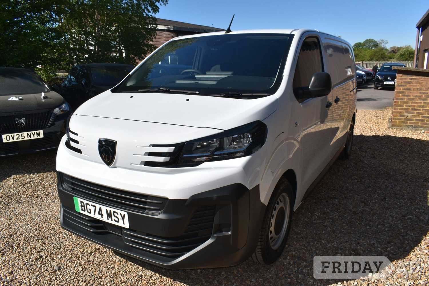 [ berth ]Peugeot E-EXPERT