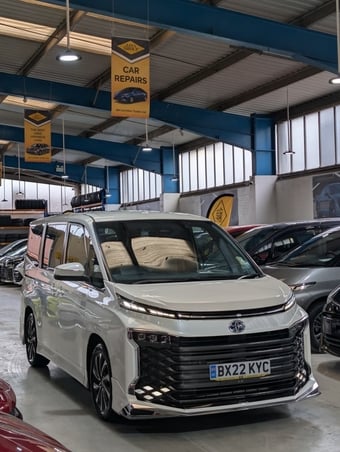 Toyota Voxy 2022