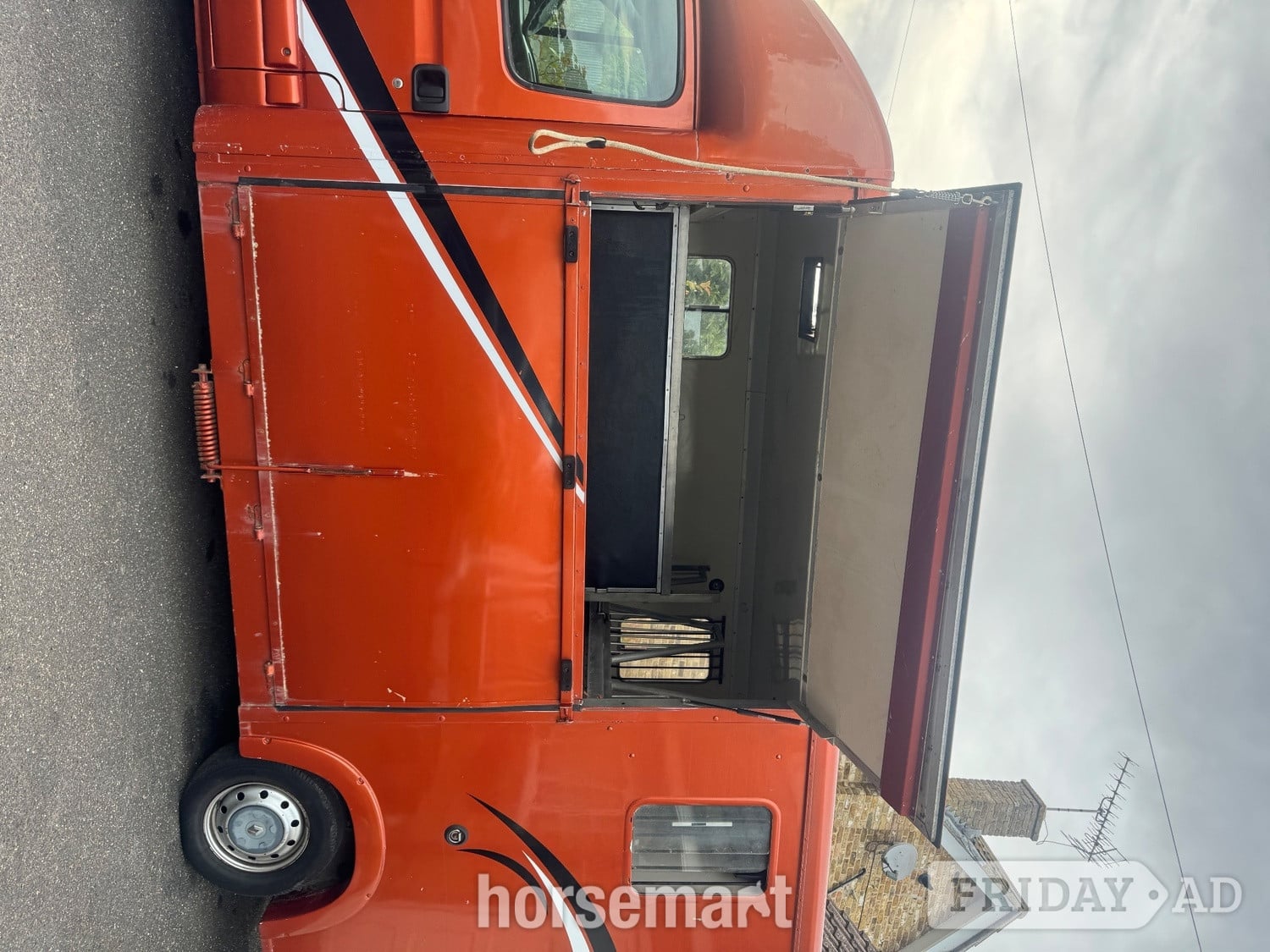 Marlborough  Renault Horsebox - Trailers & Horseboxes