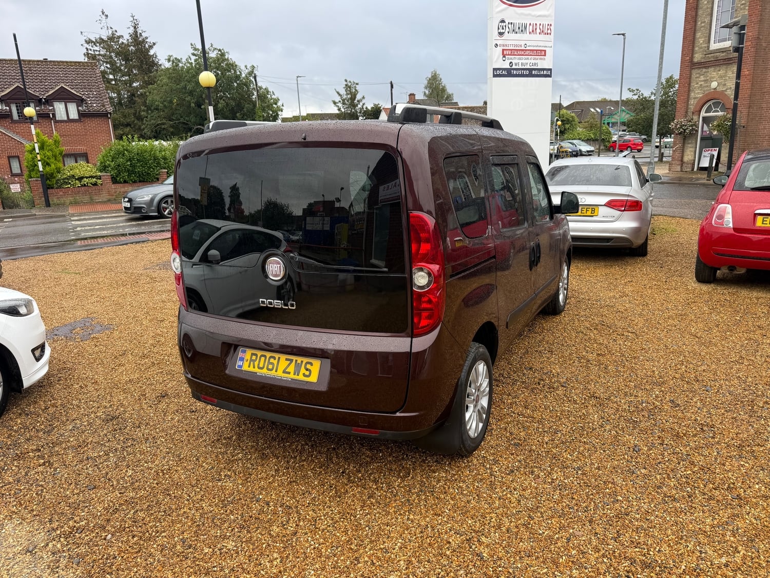 Fiat Doblo 2011 - Cars