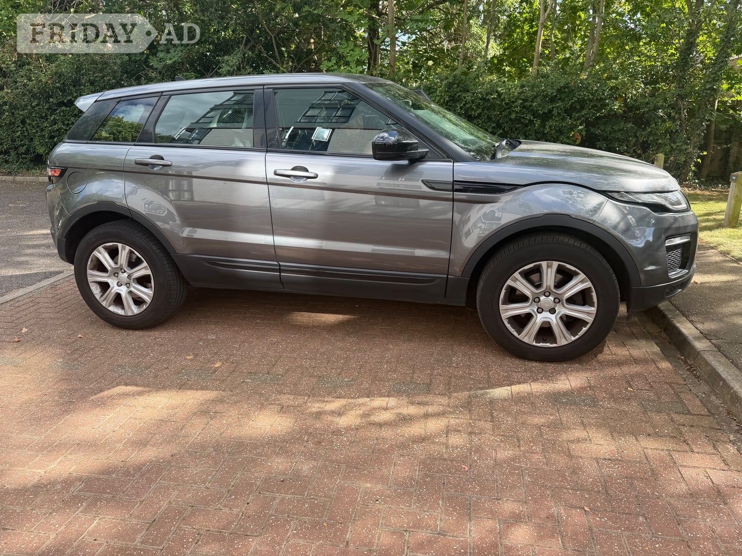 [ berth ]Land Rover Range Rover Evoque