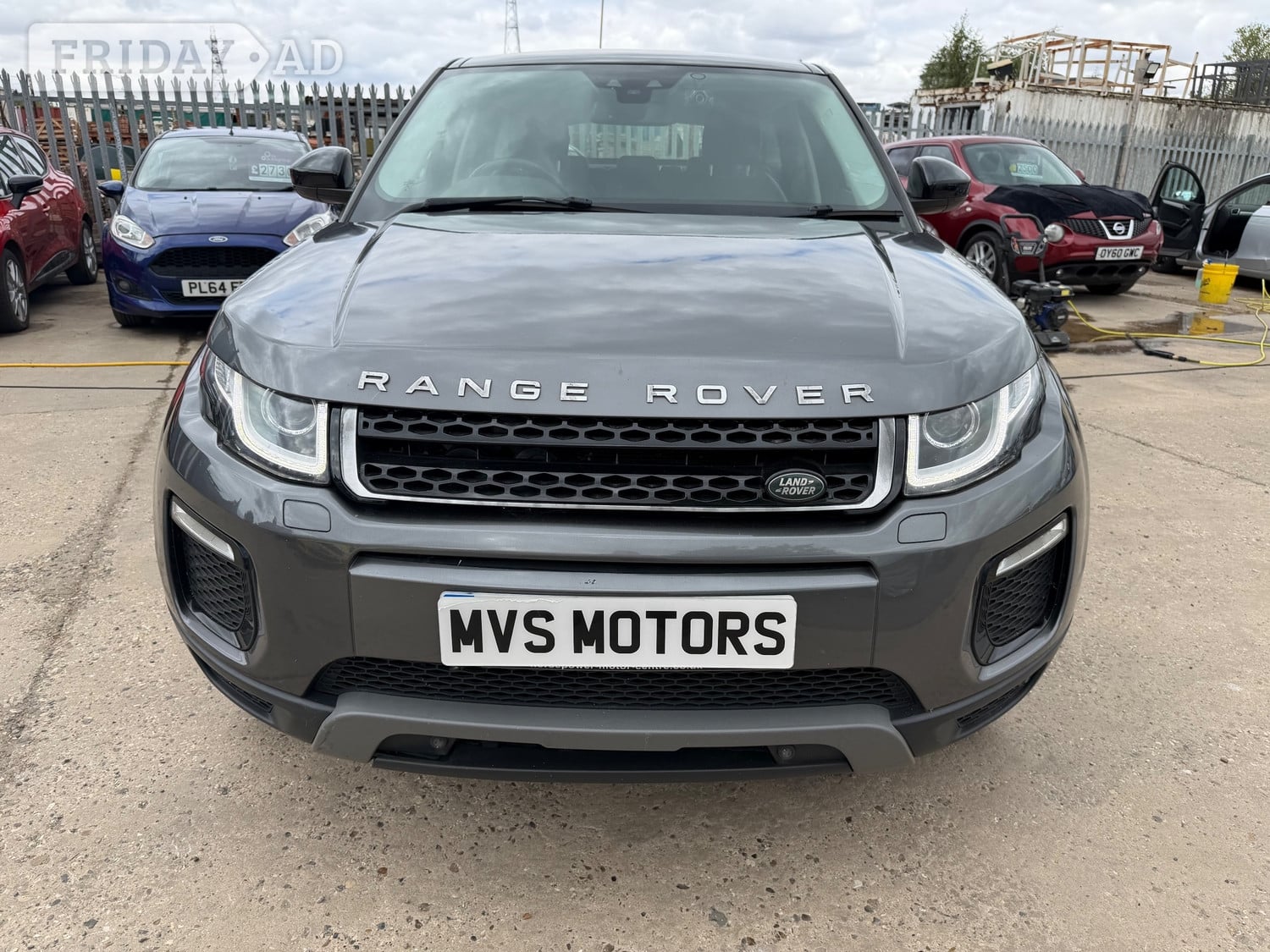 [ berth ]Land Rover Range Rover Evoque