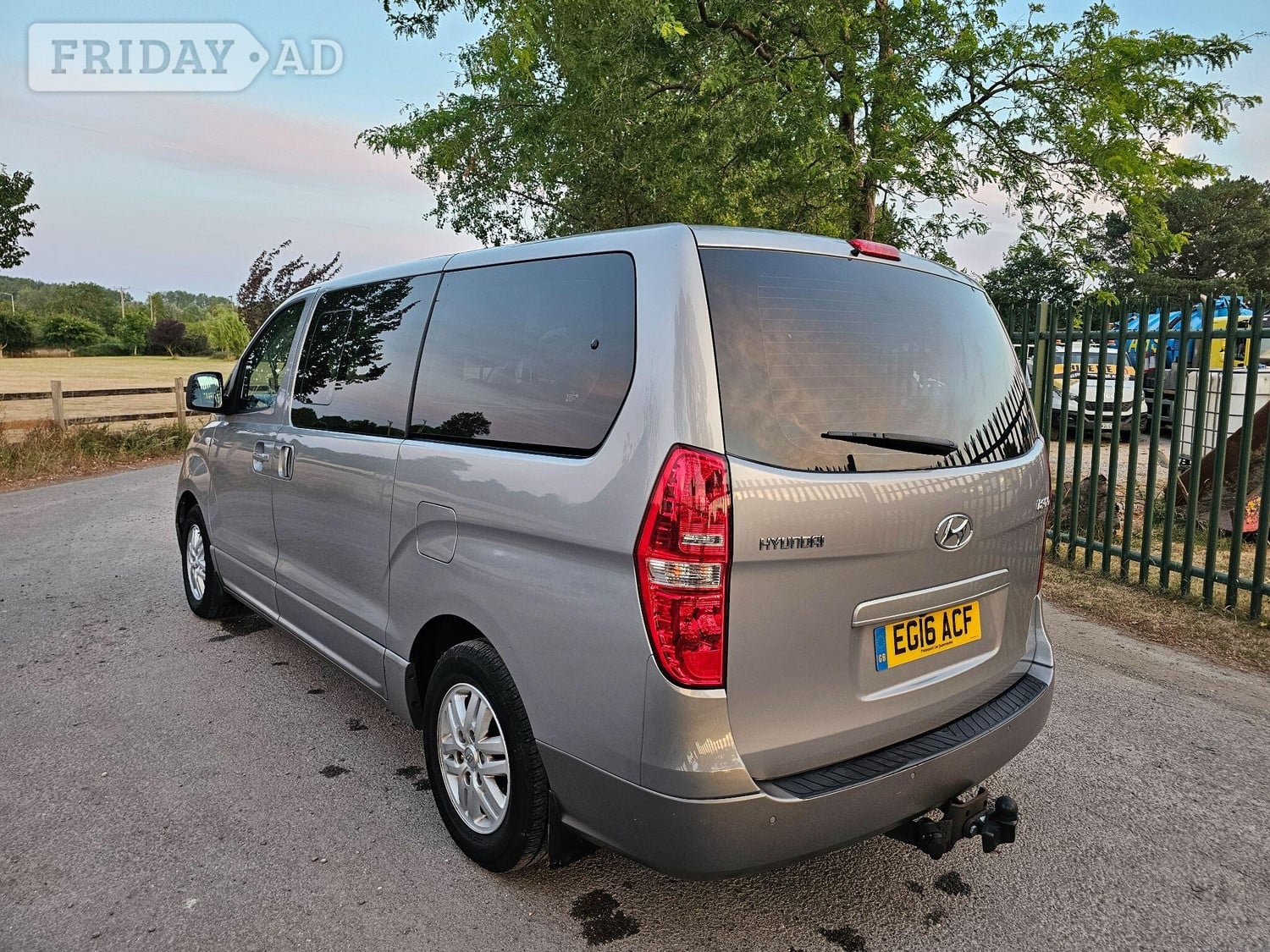Hyundai i800 2016 - Cars in Reading