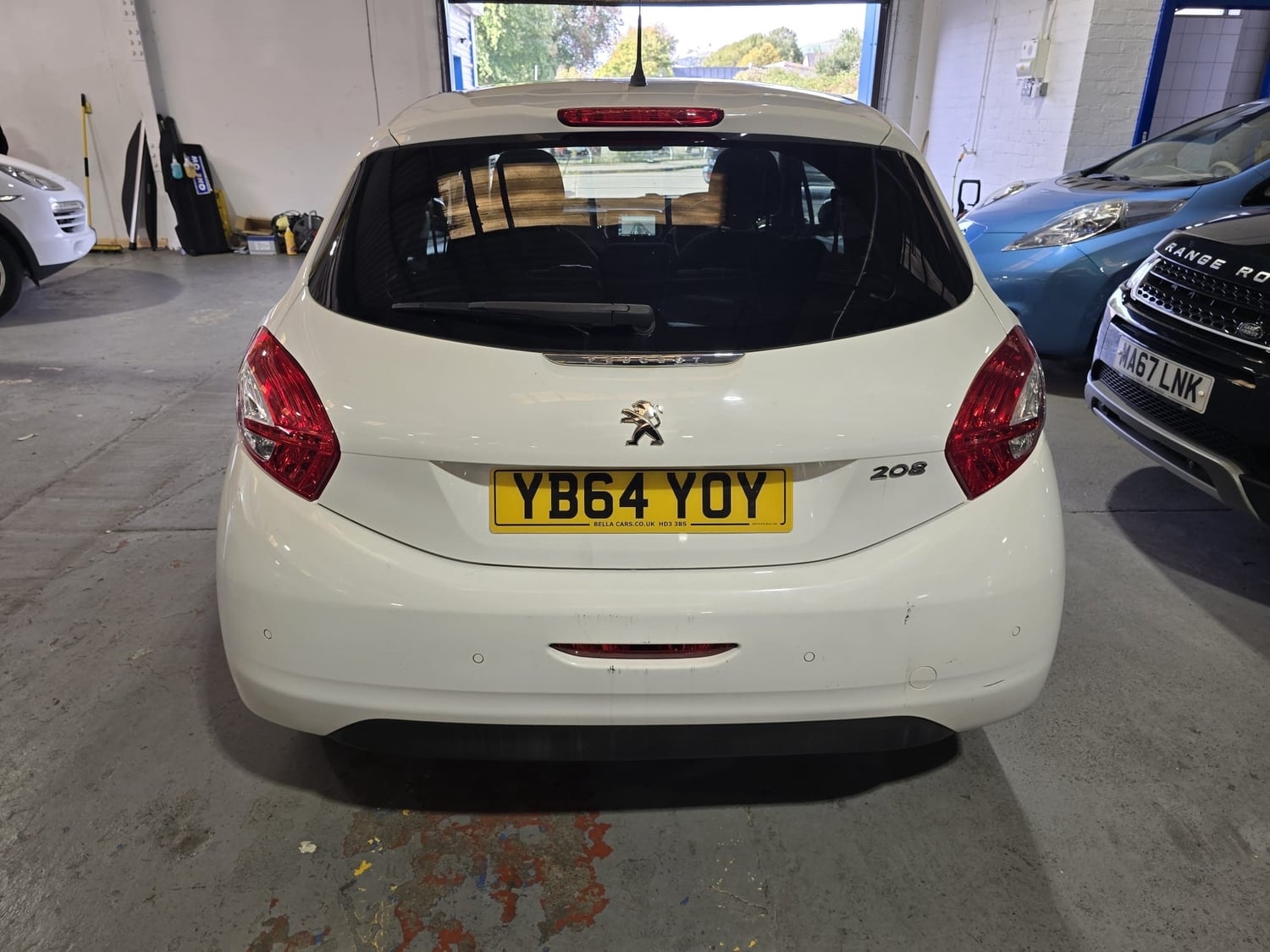 Peugeot 208 2015 - Cars in Pontypridd