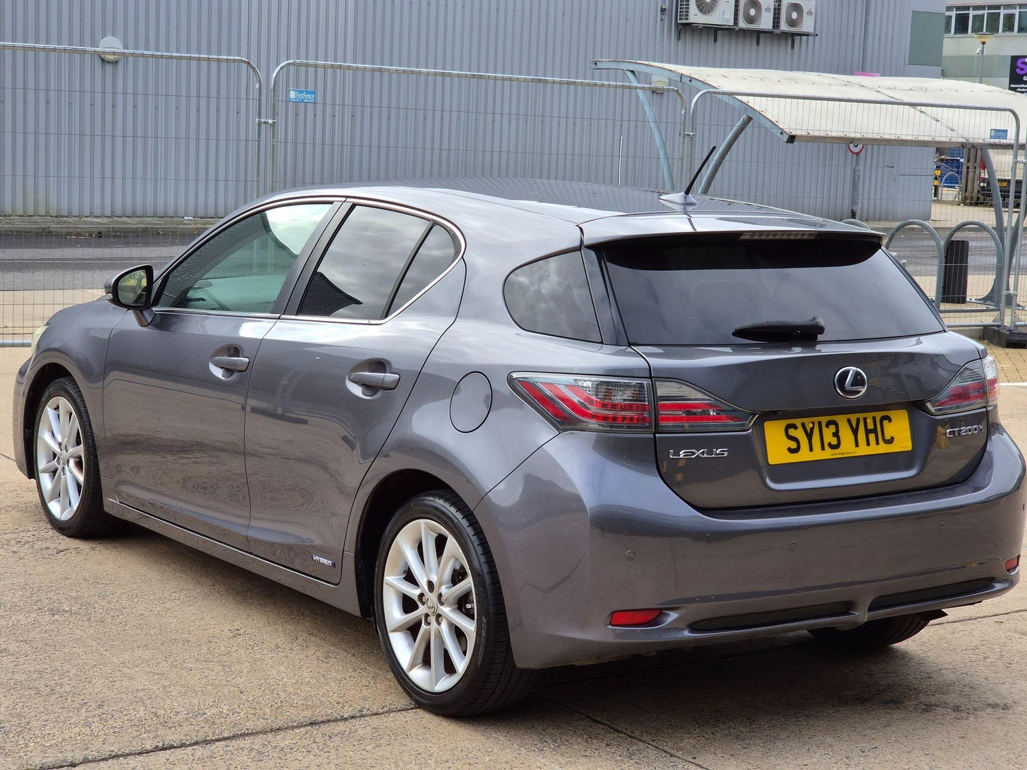 [ berth ]Lexus CT