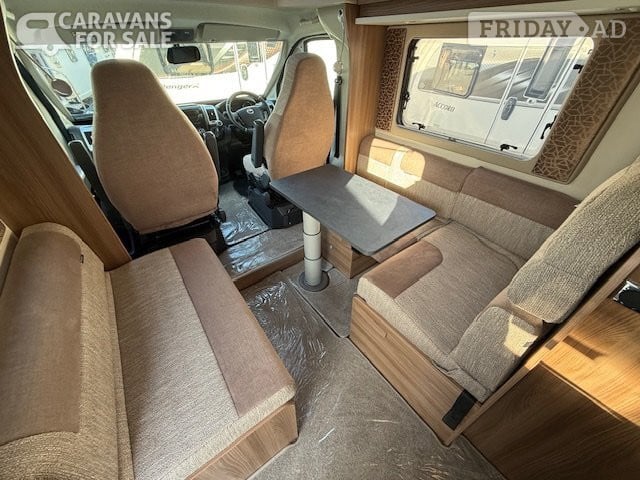 [ berth ]Swift Champagne 674