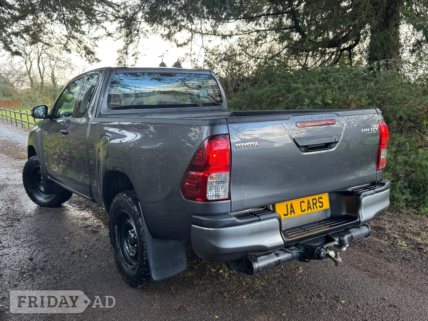 Toyota Hilux 2021 - Cars in Exeter
