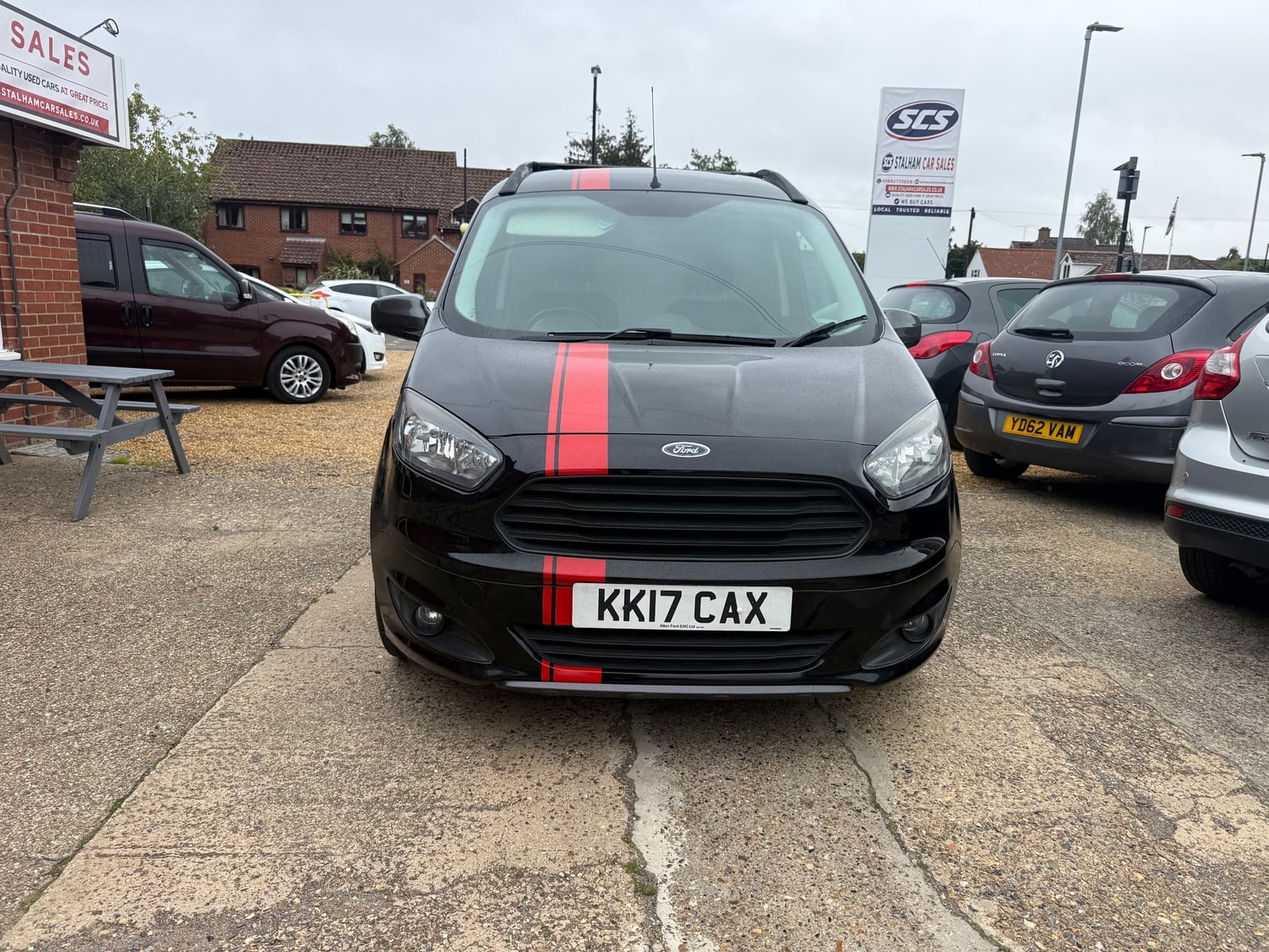 [ berth ]Ford Transit Courier