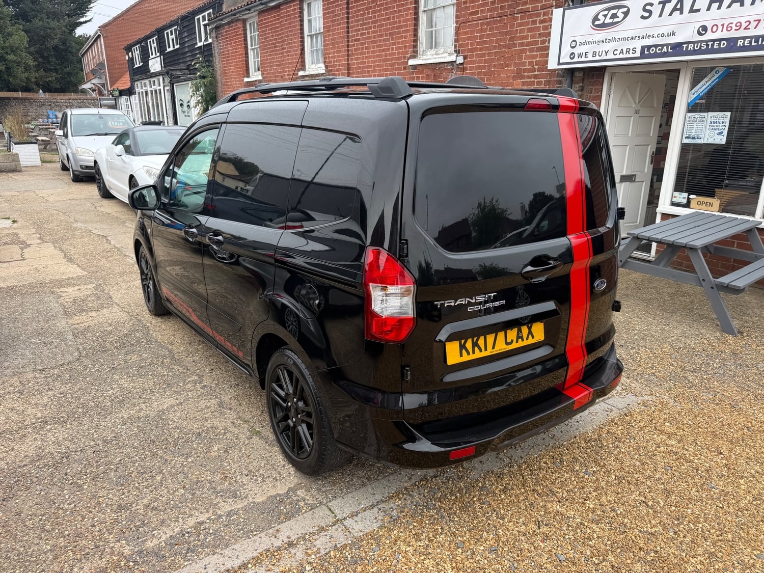 Ford Transit Courier 2017 - Vans & Commercial Vehicles