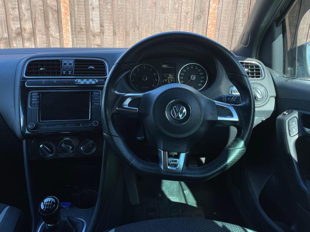 Volkswagen Polo 2012 - Cars