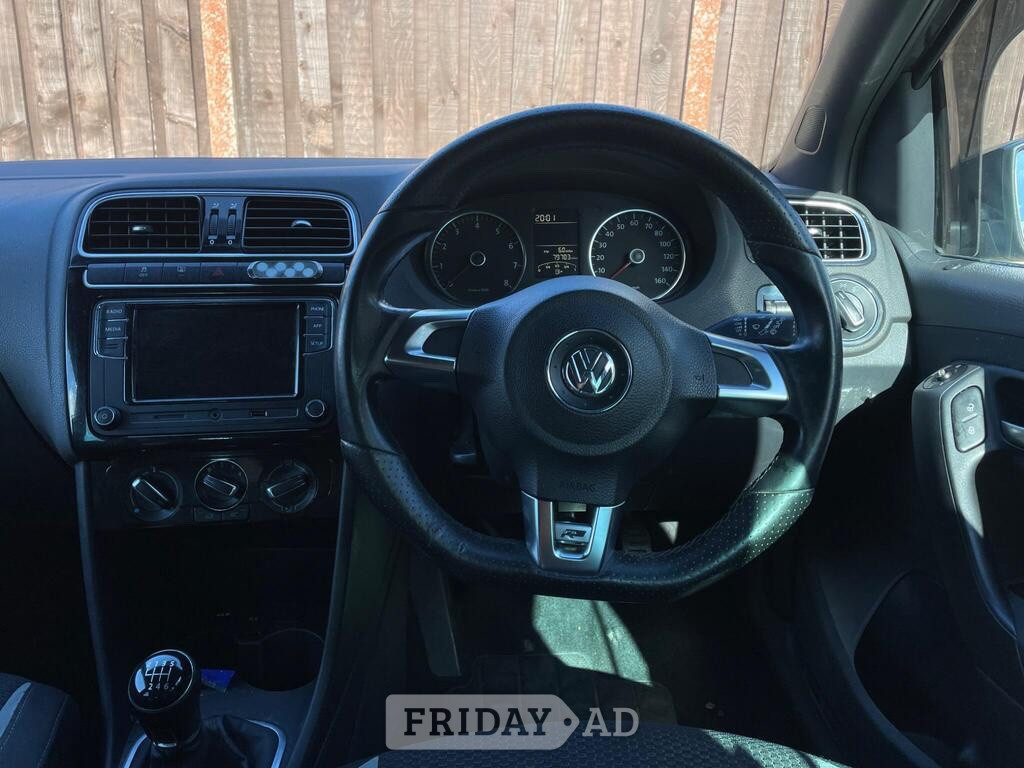 Volkswagen Polo 2012 - Cars