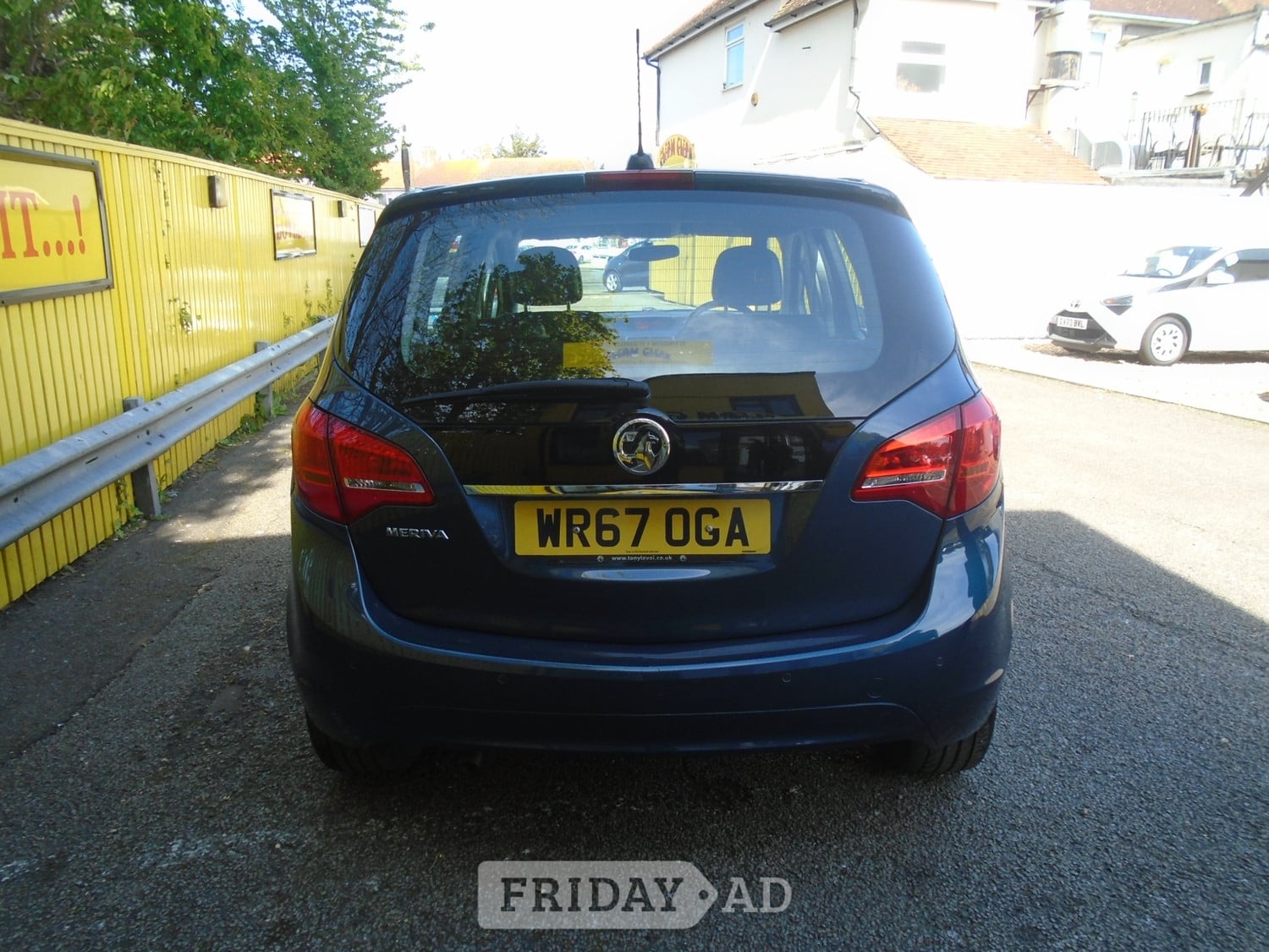 Vauxhall Meriva 2017 - Cars in Worthing
