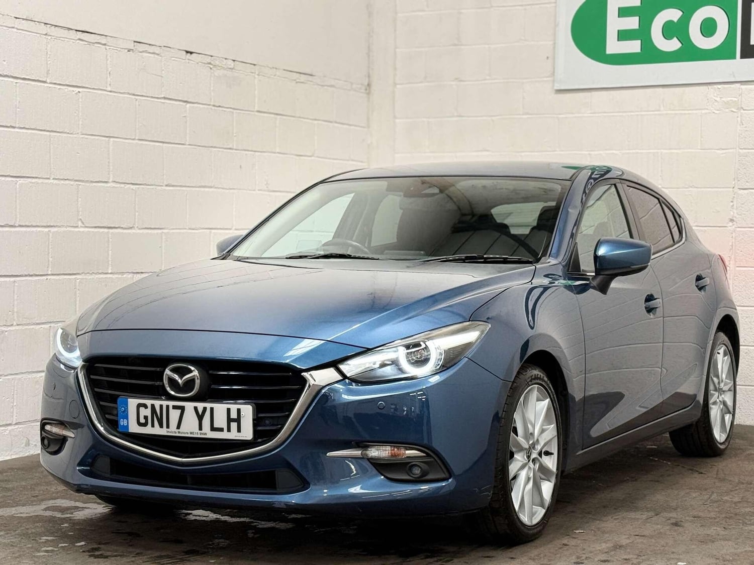 Mazda 3 2017 - Cars in Uxbridge